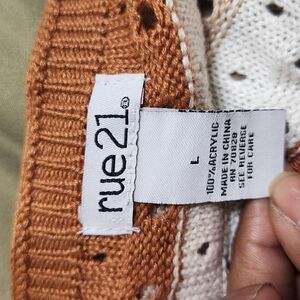 Rue21 Orange and White Knit Sweater